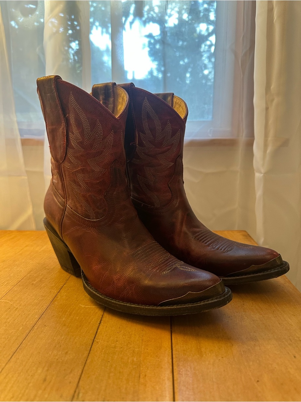 Women’s Idyllwind Western Ankle Booties in Red 9.5 B